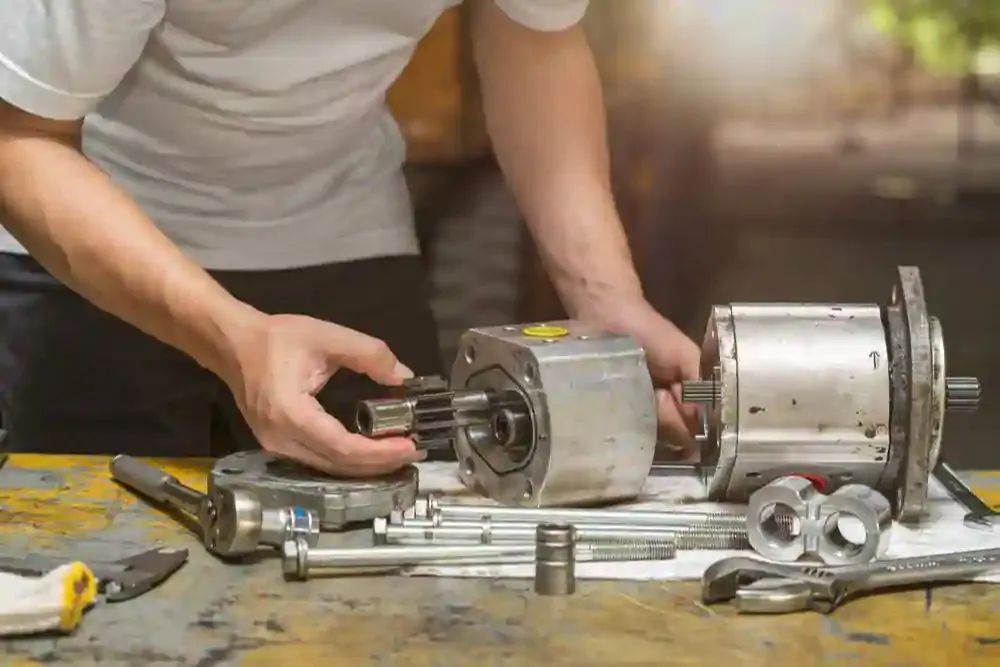 Repair of hydraulic pumps and motors